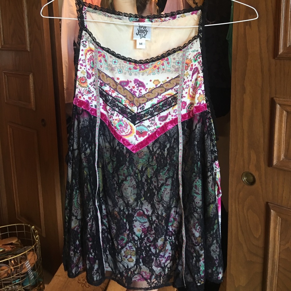 Tank top with open sides