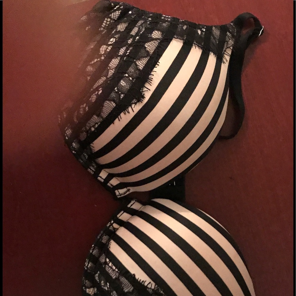 VICTORIA SECRET PUSH UP BRA