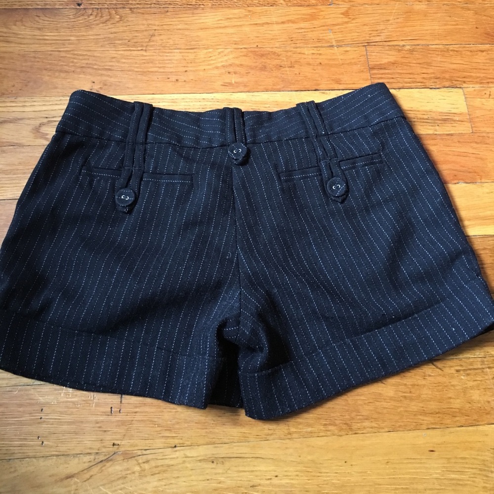 ❌❌SOLD❌❌Pinstripe Shorts - Picture 2 of 4