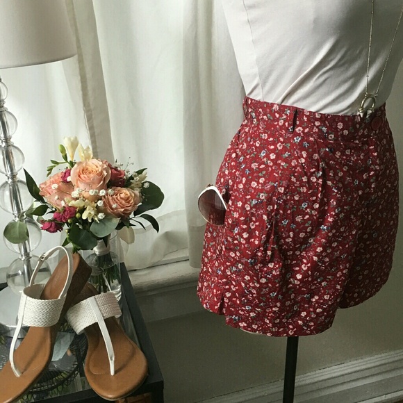 High-waisted floral print shorts - Picture 3 of 4