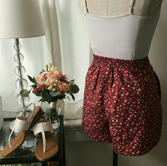 High-waisted floral print shorts - Picture 4 of 4