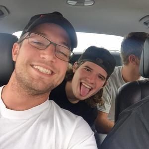 Meet your Posher, Zac