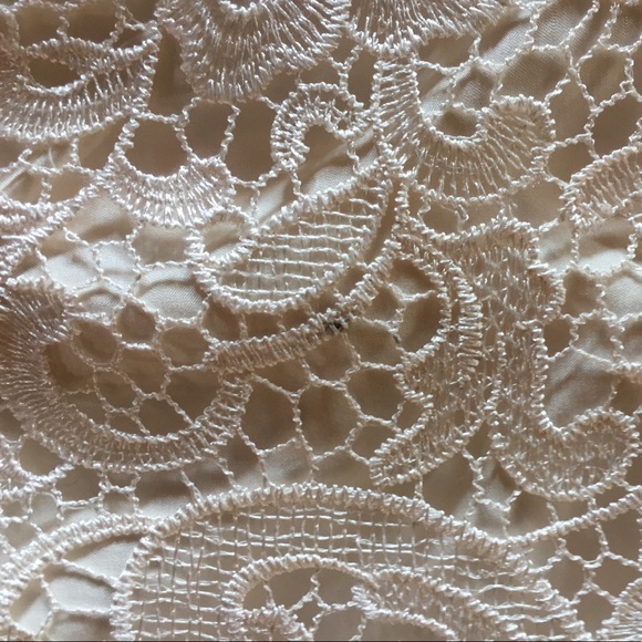 $68 {Francesca's} White Sleeveless Lace Dress - Picture 8 of 8