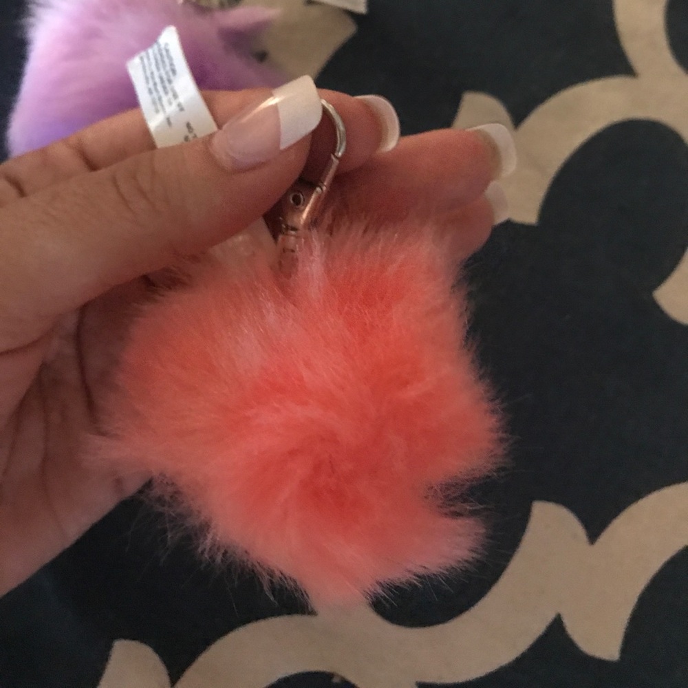 2 Pom keychains - Picture 3 of 5