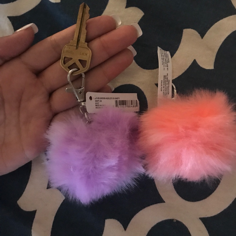 2 Pom keychains - Picture 4 of 5
