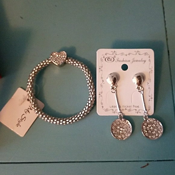 NWT Bracelet/Earings set - Picture 1 of 6