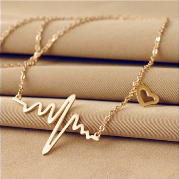 Jewelry - ❤️Heart Beat Necklace❤️