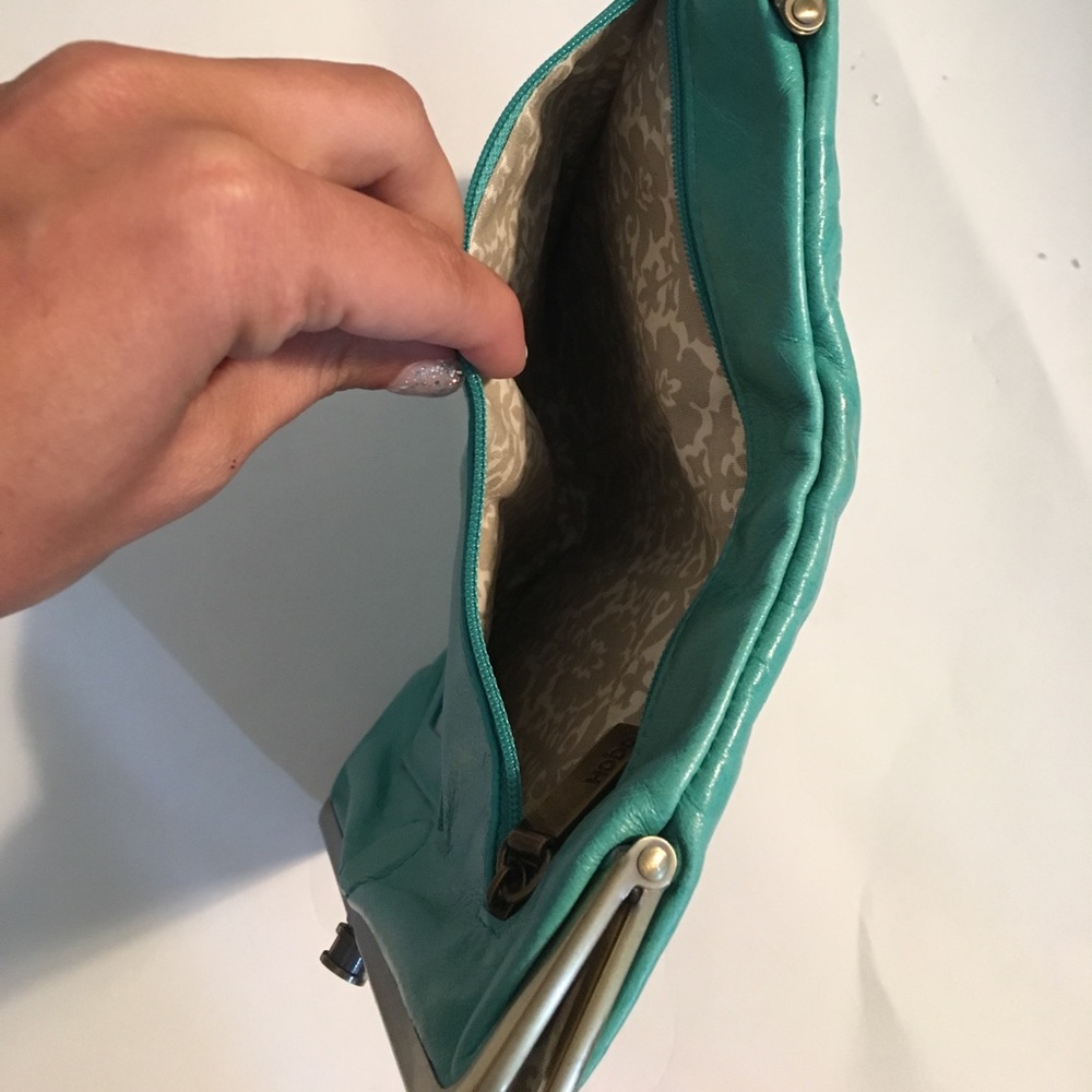 SOLD ! ⚪️ Turquoise Hobo International Clutch - Picture 5 of 5