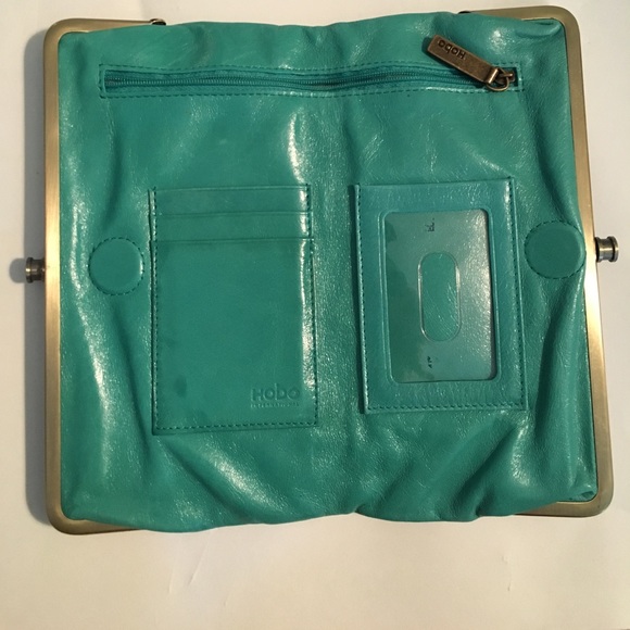 SOLD ! ⚪️ Turquoise Hobo International Clutch - Picture 3 of 5