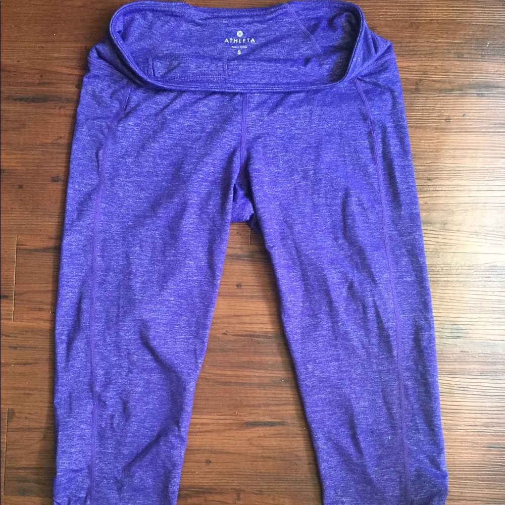 Shiny blue Athleta crop leggings