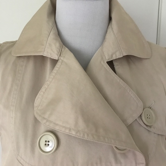 BEAUTIFUL CROPPED TRENCH. - Picture 2 of 8