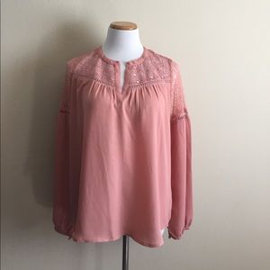 Gorgeous blush blouse, lace shoulders size med