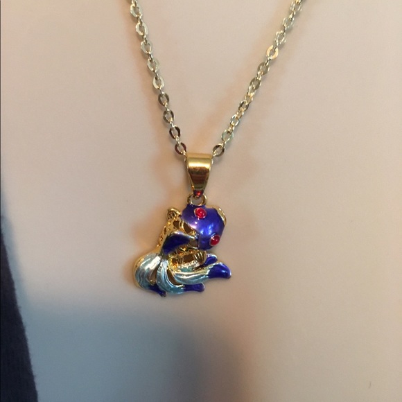 Cloisonné enamel carp goldfish pendant and chain - Picture 2 of 4