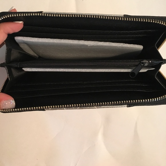 💛⚫️🔶 Black and Gold Wallet - Picture 2 of 2