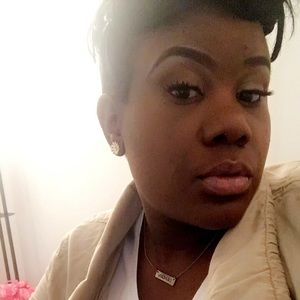 Meet your Posher, Kindra