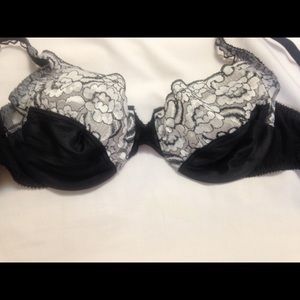 Vintage Lily of France Black & White Bra