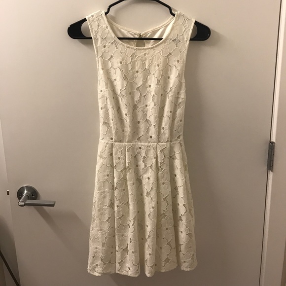 Cute white Dress - Picture 1 of 1