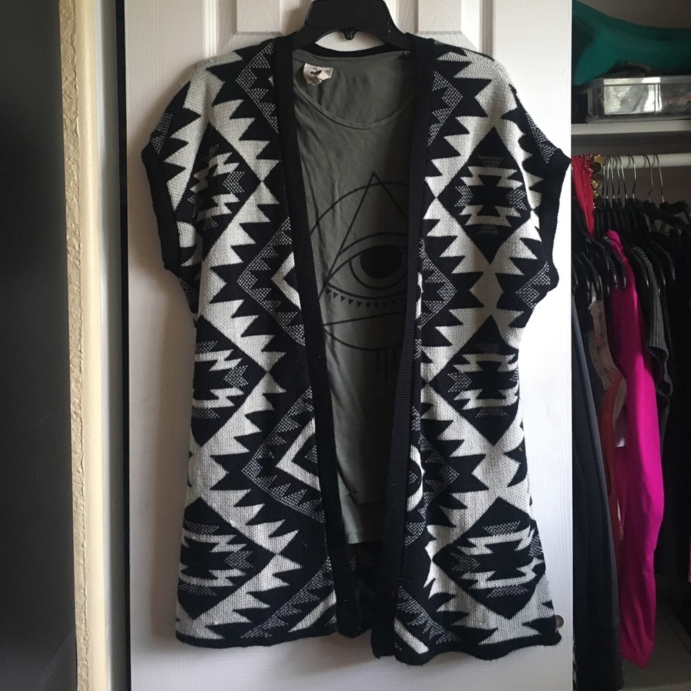 NWOT Kirra Aztec print sweater