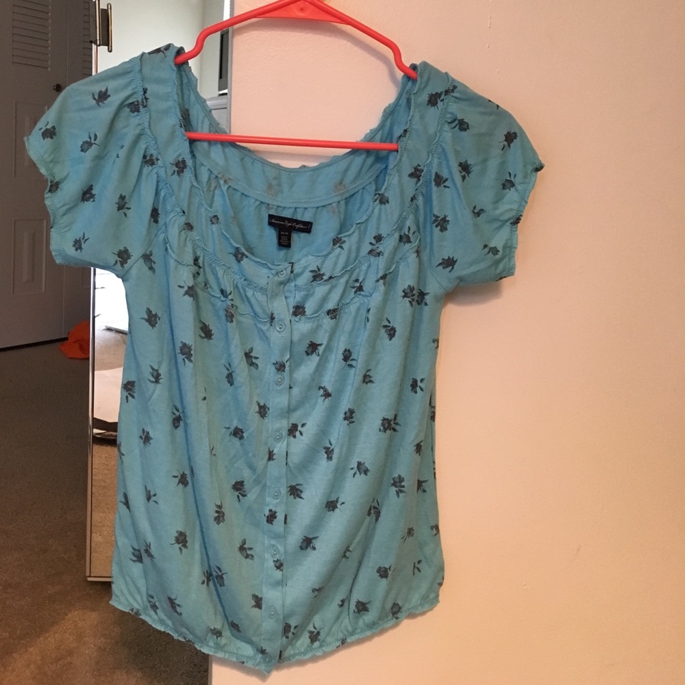🌺 Light Blue American Eagle floral tee