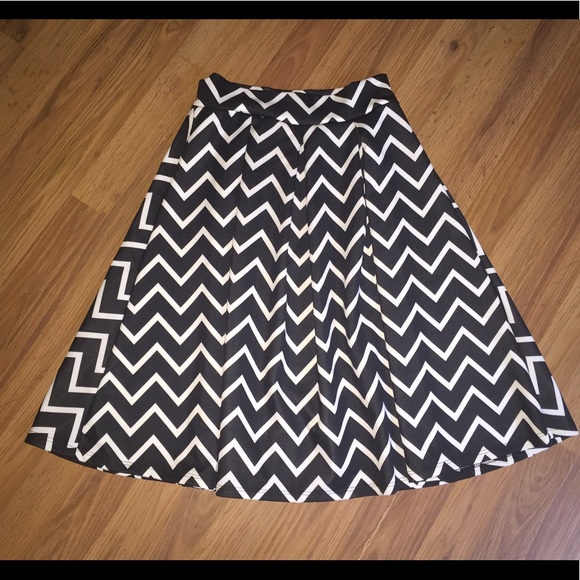 See You Monday Los Angeles Dresses & Skirts - Black and White Pleated A-line Chevron Skirt