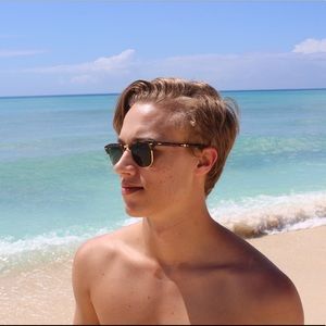 Meet your Posher, Aaron