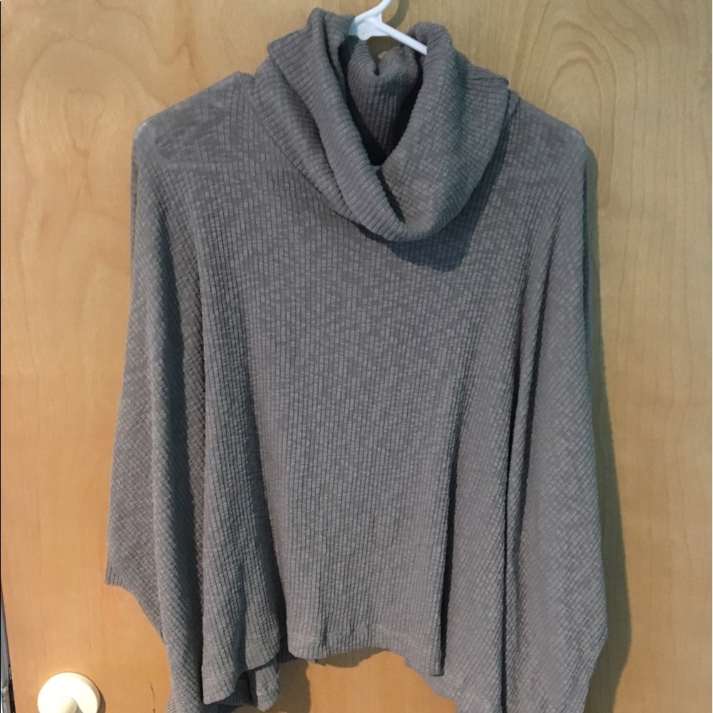 FREE PEOPLE turtleneck with open back