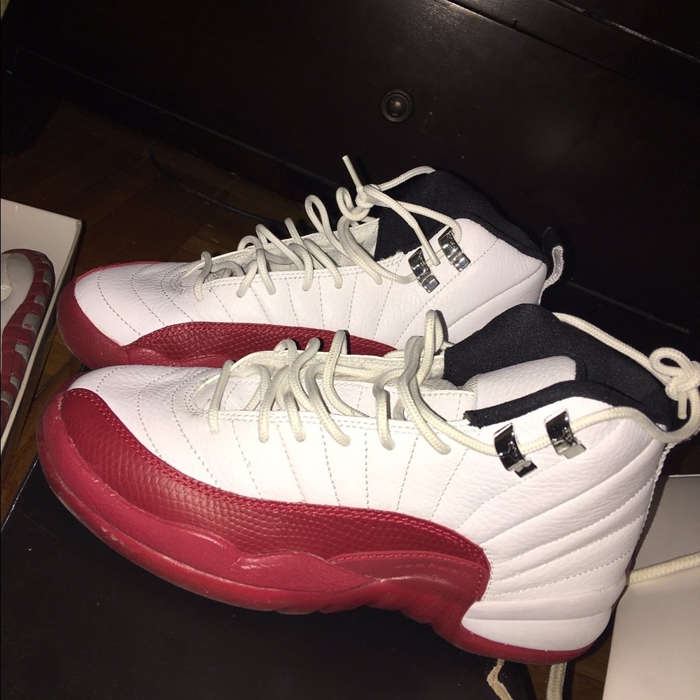 Air Jordan Cherry 12s size 4 in boy's/6 in  women