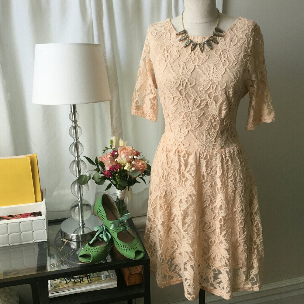 Forever 21 Lace dress