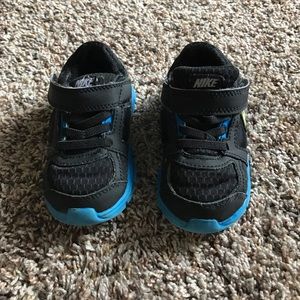 toddler Nike shoes
