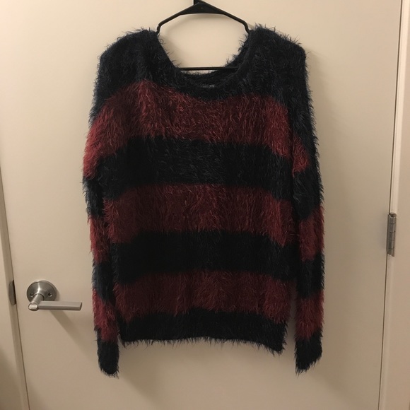 Abercrombie & Fitch sweater - Picture 1 of 2