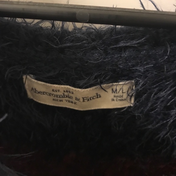 Abercrombie & Fitch sweater - Picture 2 of 2