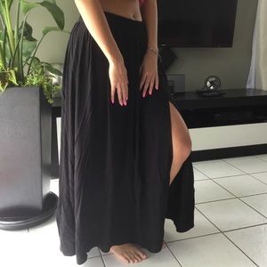 Long black maxi skirt