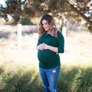 Hunter green A pea in the Pod sweater.