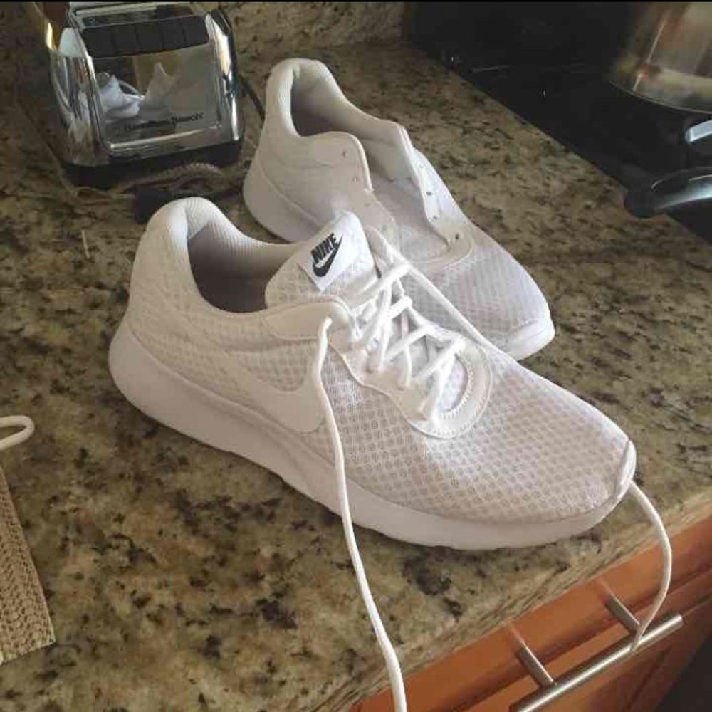 Woman's Nike White Kaishi