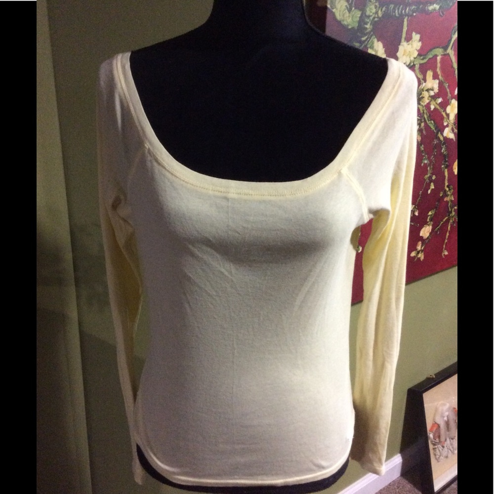 SOLD************Aeropostale lightweight top.