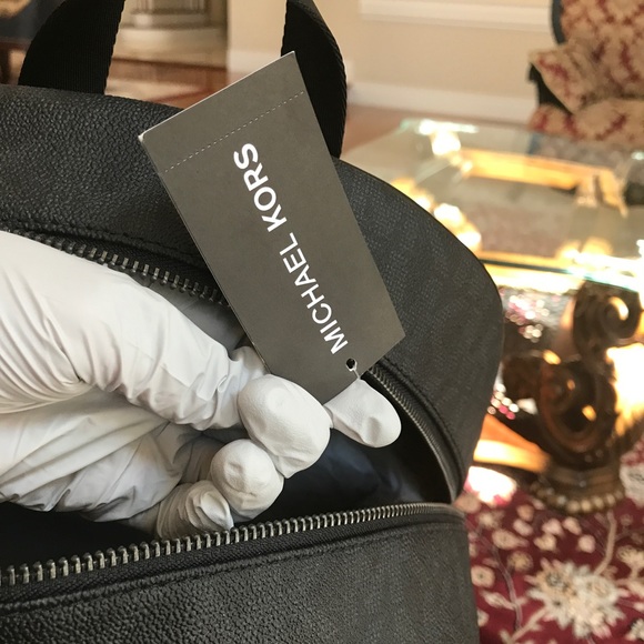 Authentic Michael kors men's backpack $440 - Picture 8 of 8