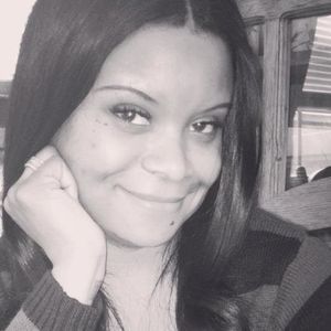 Meet your Posher, Shea