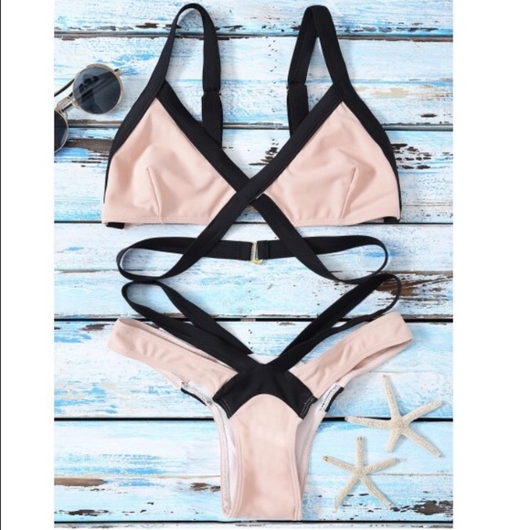 Two tone bikini - Picture 1 of 1