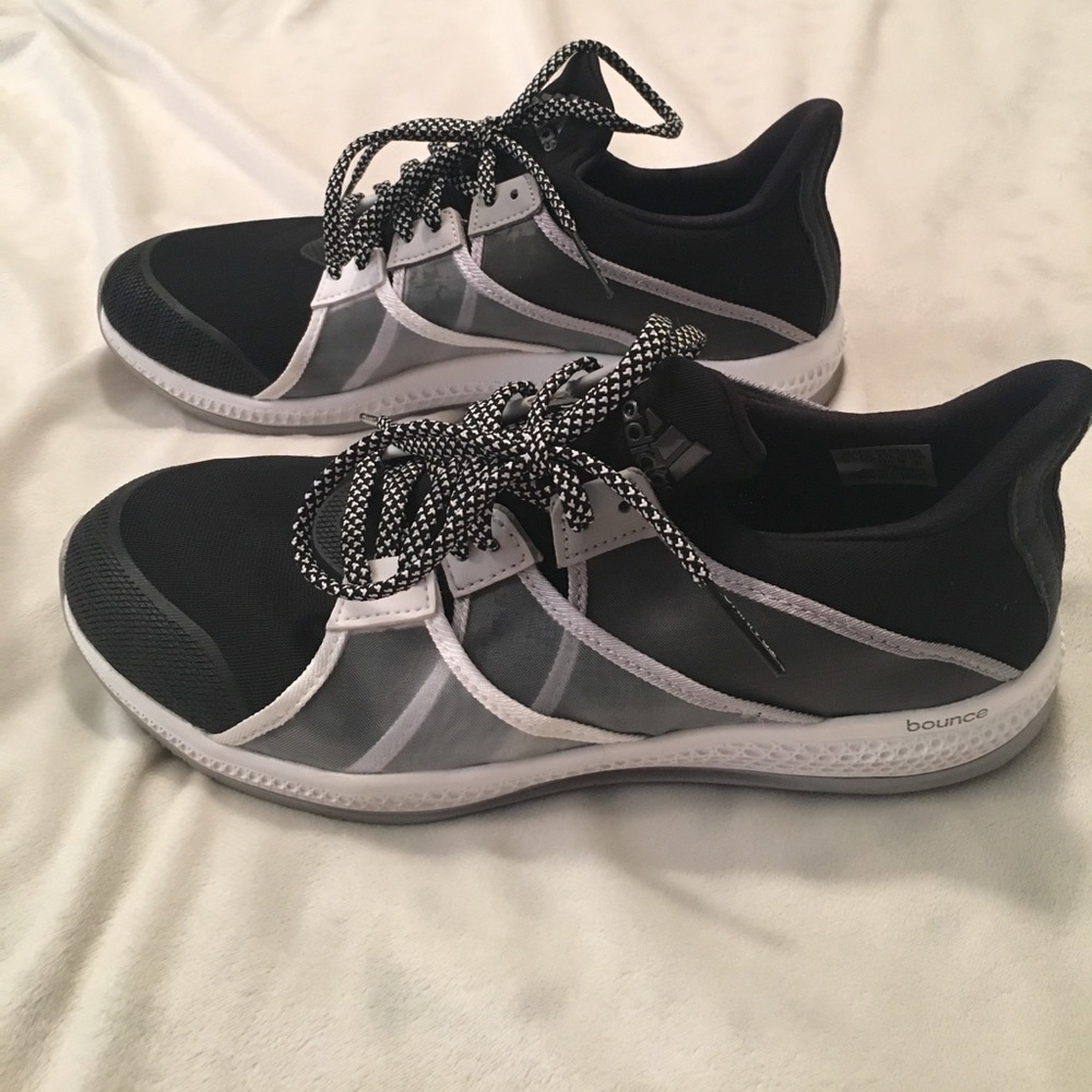NEW Adidas Bounce Sneakers