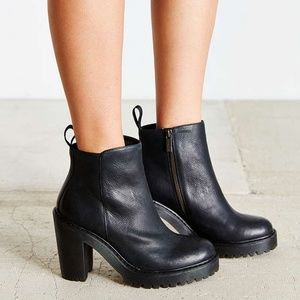 Doc Martens Magdelena Booties