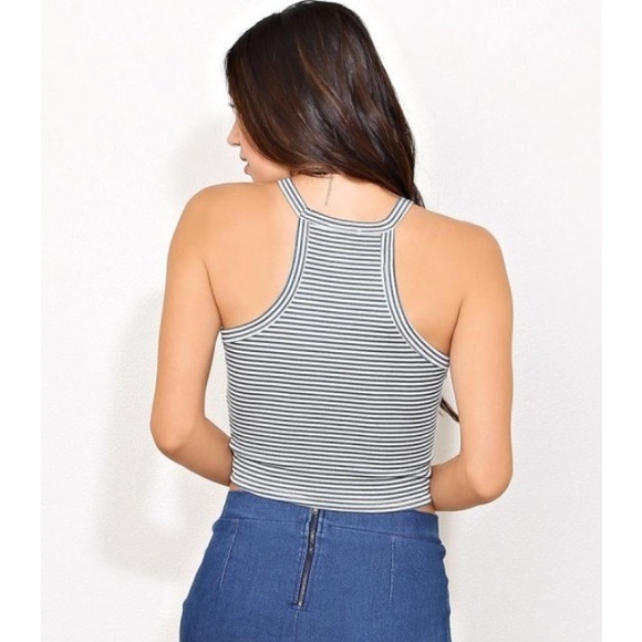 Black and white striped crop tank - Picture 2 of 3