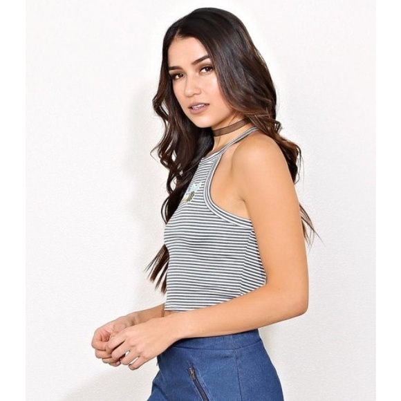 Black and white striped crop tank - Picture 3 of 3