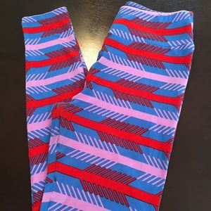 Lularoe OS Arrows.  EUC