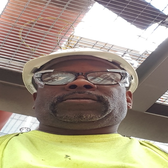 Meet your Posher, Cedric - Picture 1 of 1