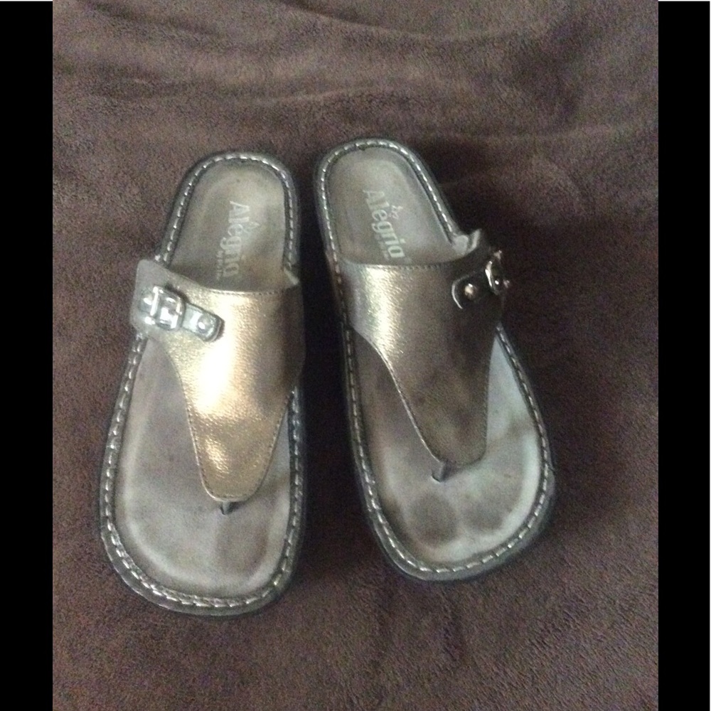 🌟Alegria🌟 sandals in metallic pewter!👣
