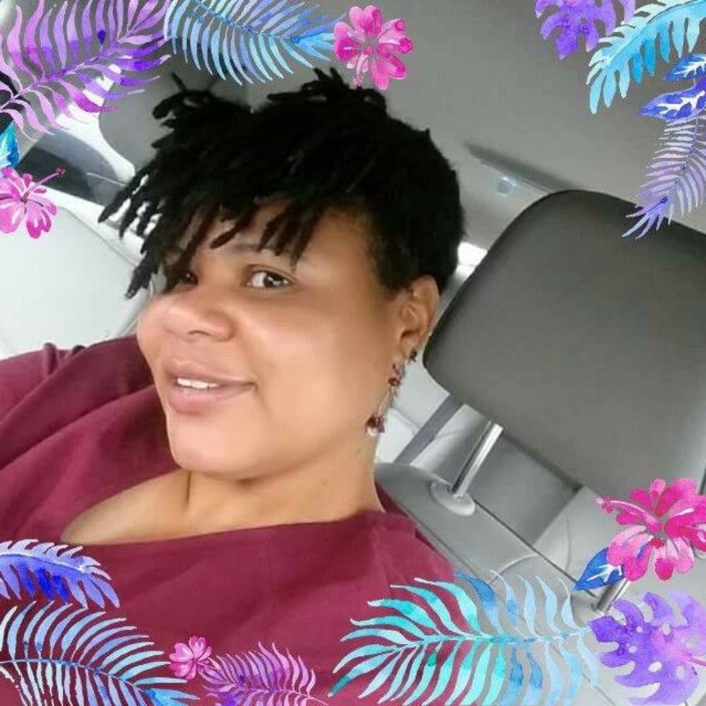 Meet your Posher, Latoya d.