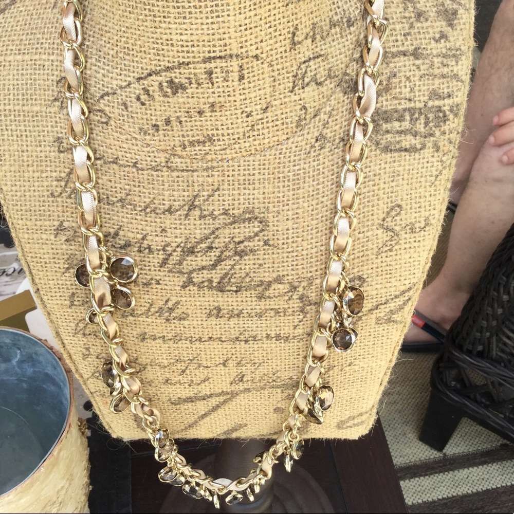 🦊 Ann Taylor Ribbon/Chain Necklace w/Smokey Crys