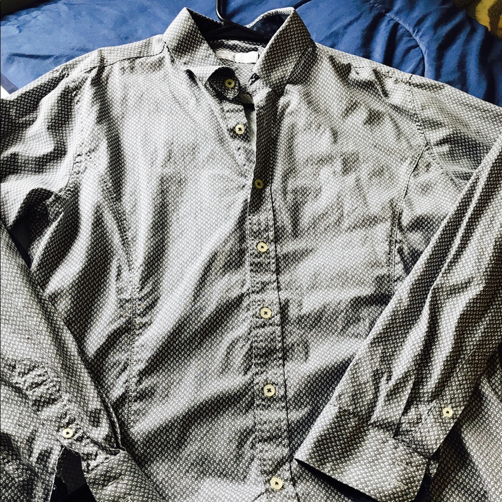 Brand-new patterned dress shirt.