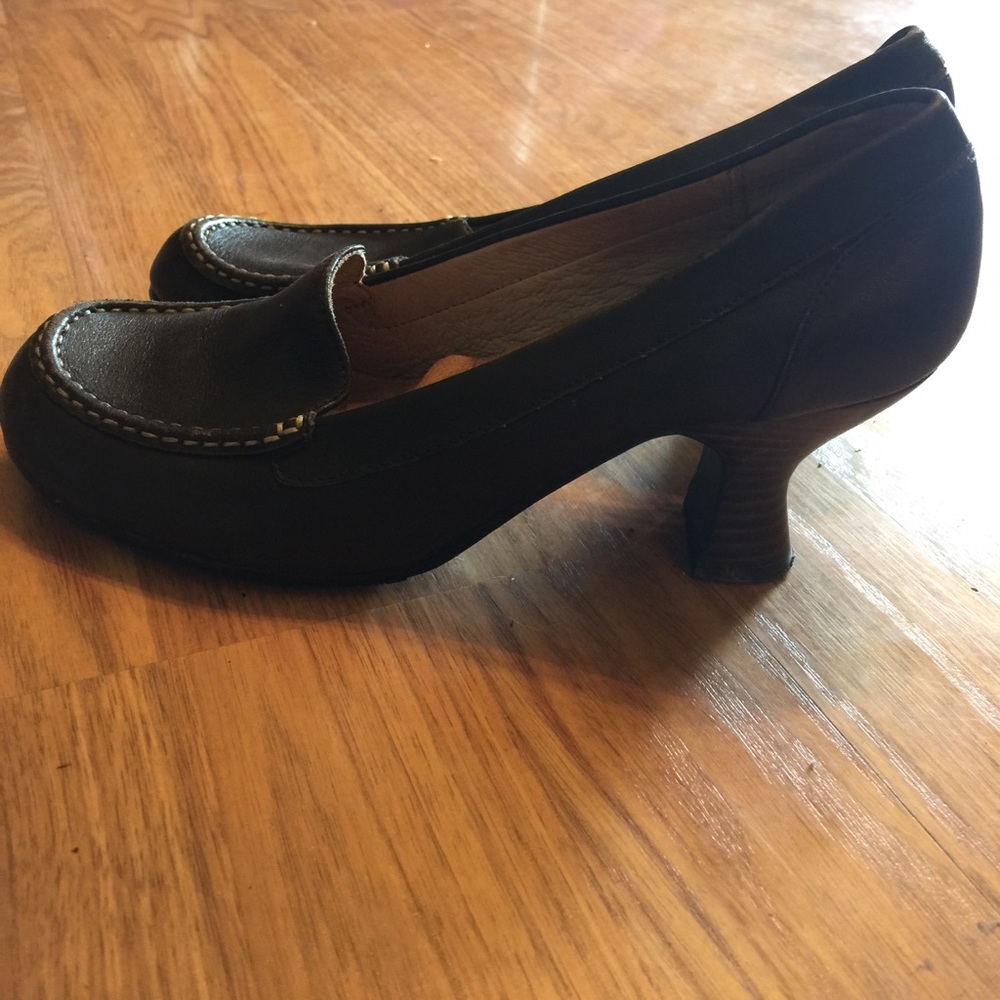 Low heels - Picture 2 of 3