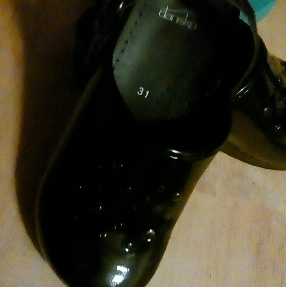 Girls Danko clogs new never worn